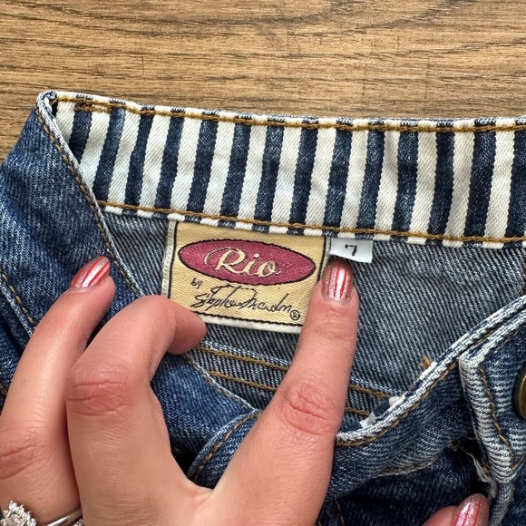 vintage | denim shorts - Picture 2 of 3